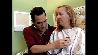 Unpropitious MILF patient fucks the doctor